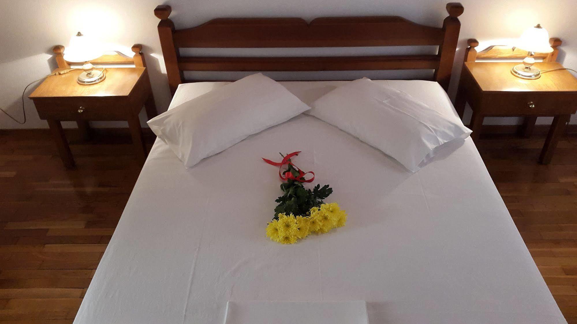 Epic Rooms Delphi Exterior foto